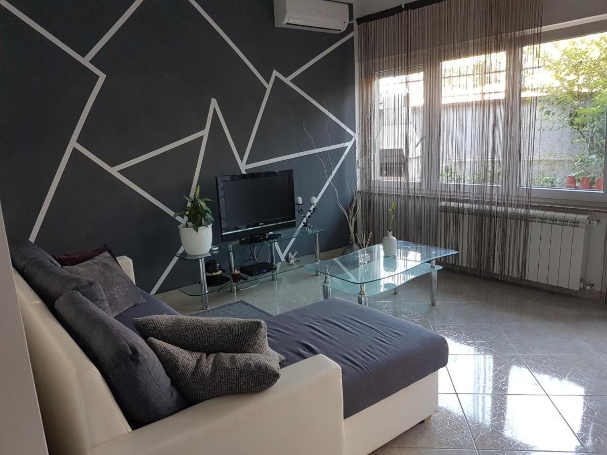 Alda Apartment Pula Luaran gambar