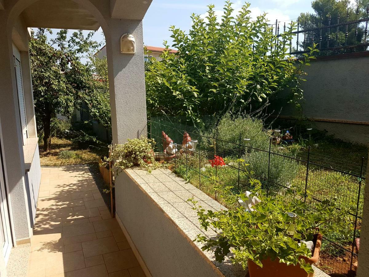 Alda Apartment Pula Luaran gambar