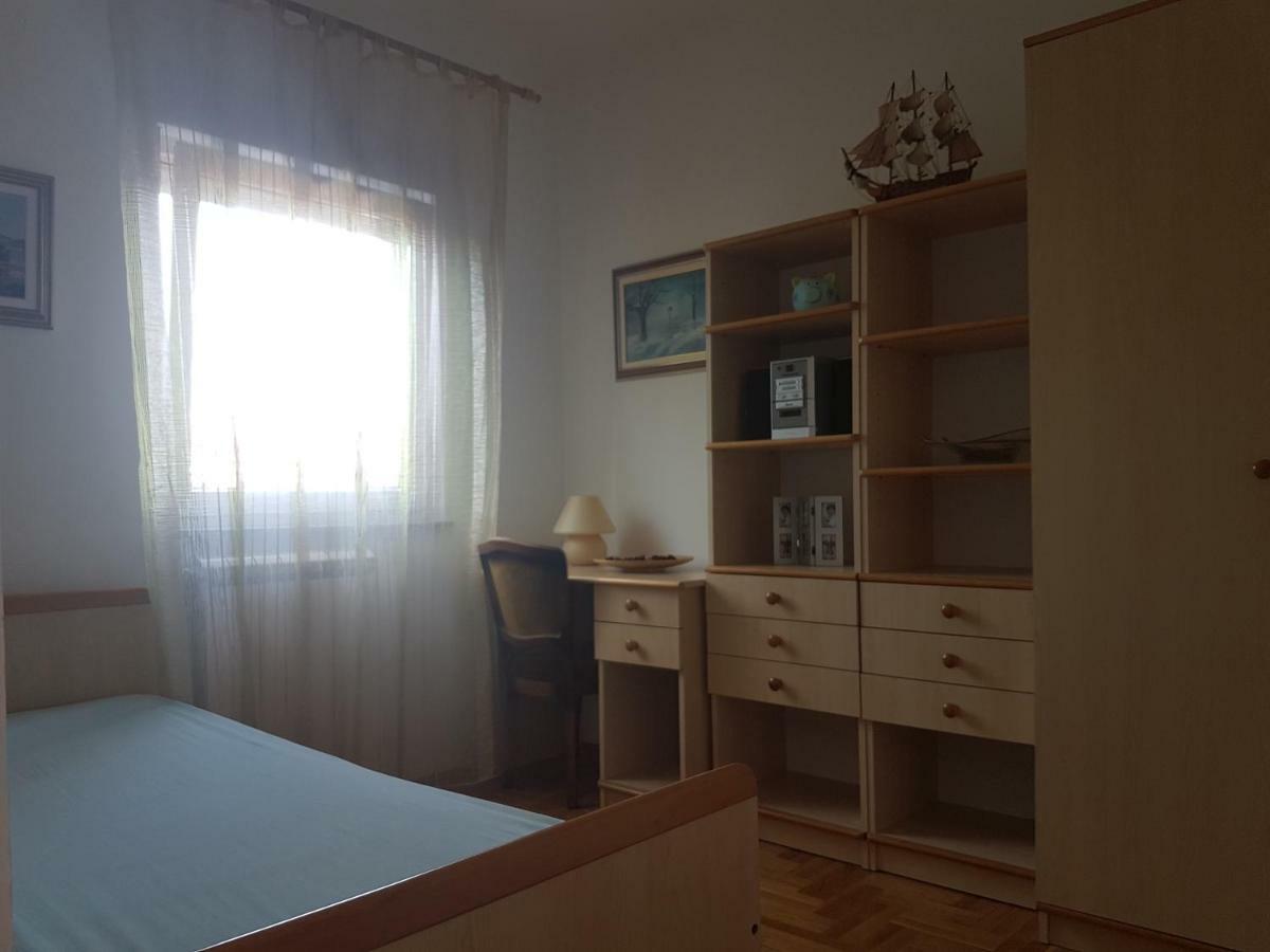 Alda Apartment Pula Luaran gambar